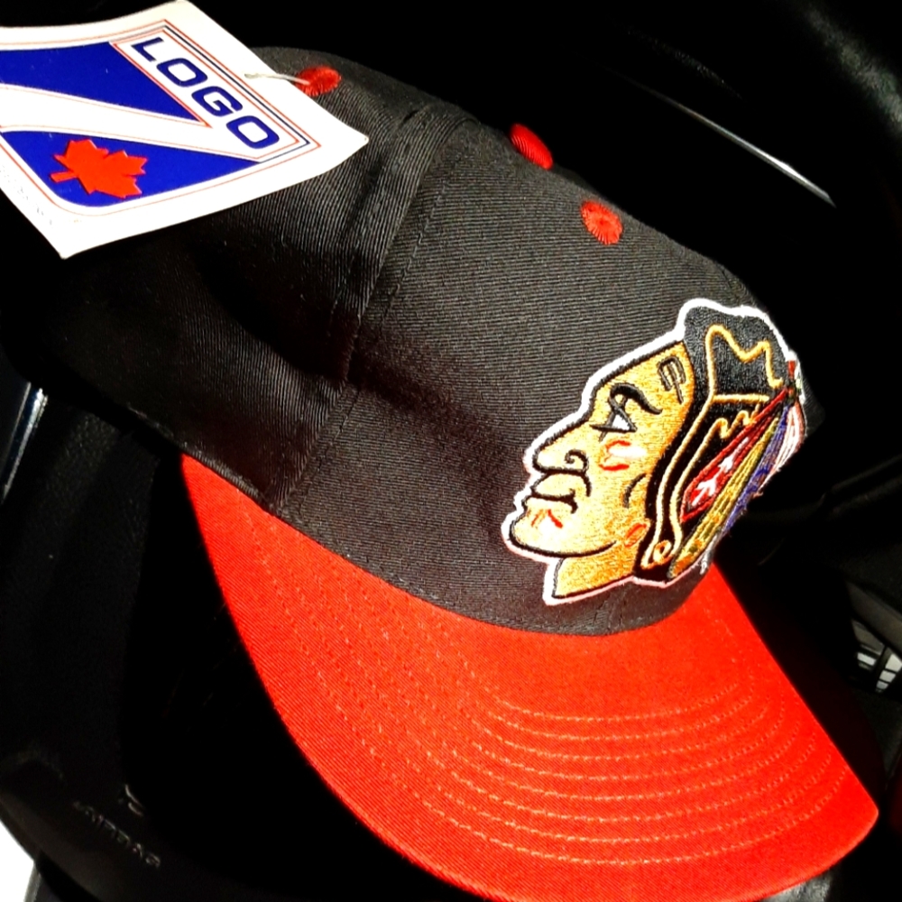 Vintage Logo 7 Blackhawks snap back Hat